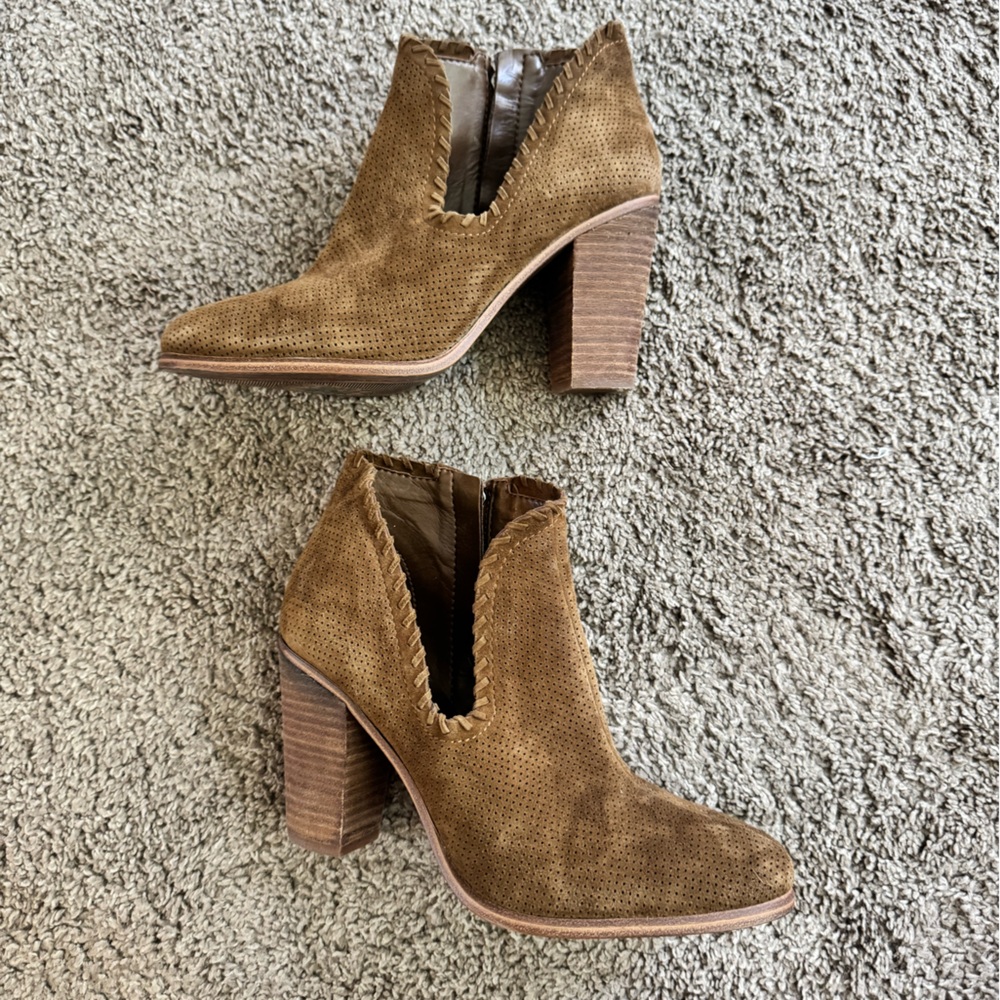Vince Camuto Fernlee Perforated suede bootie